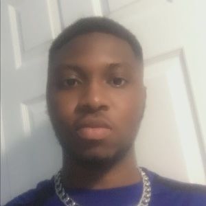 Meet your Posher, Emmanuel